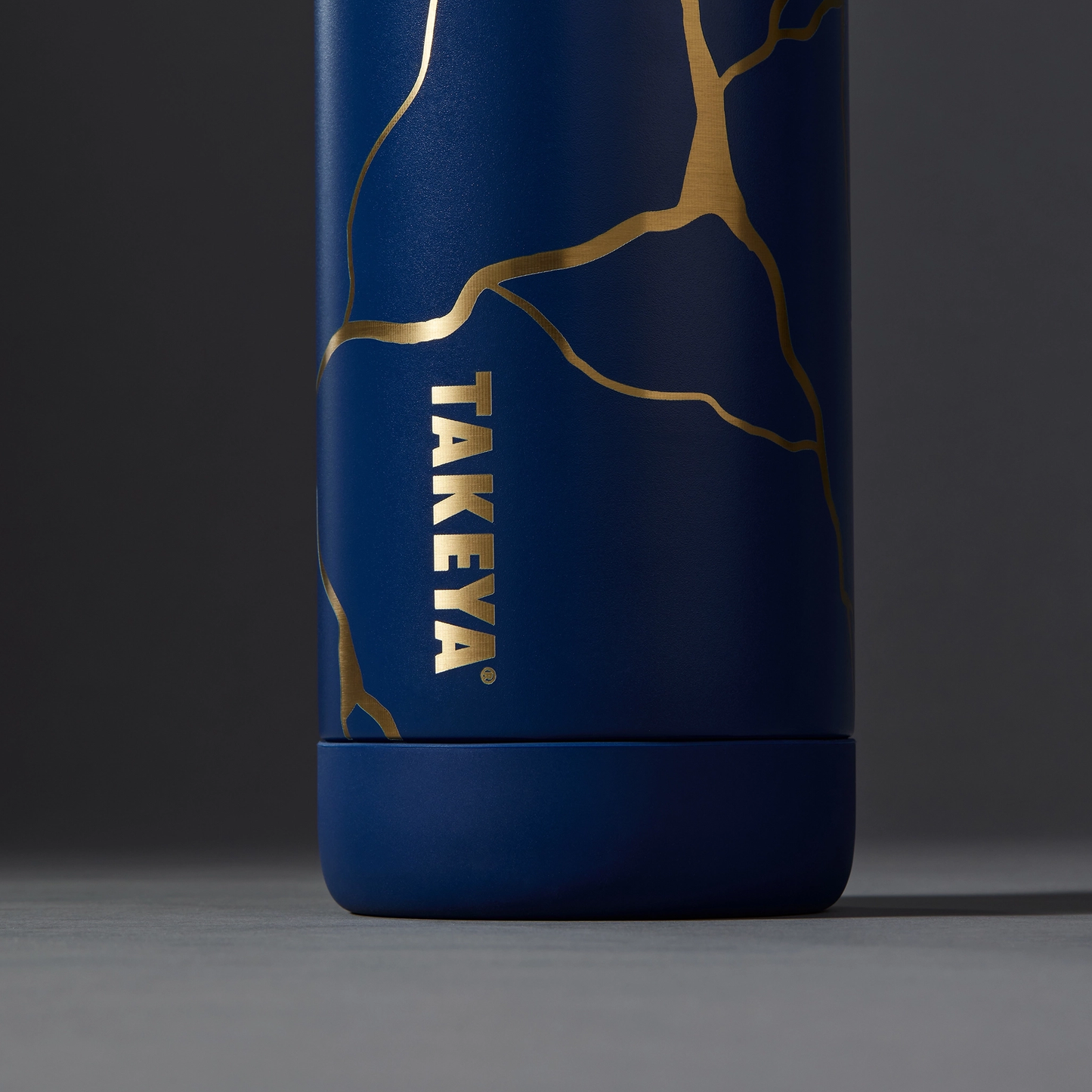 kintsugi-water-bottle-with-spout-lid-v6 51390-TK_HO25_Kintsugi_Takeya9241_Crop.png